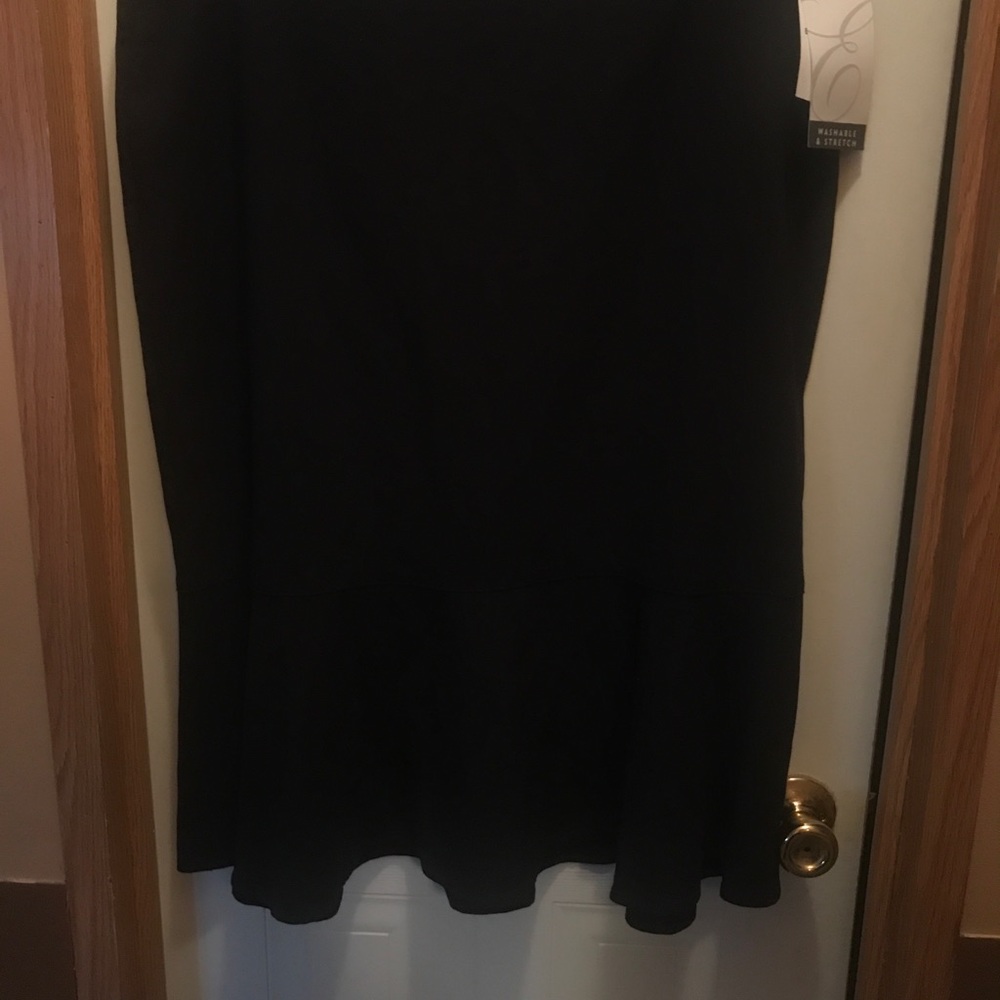 Black Ruffle Bottom Pencil Skirt